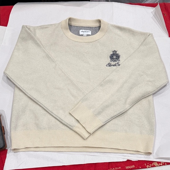 ell and emm Sweaters - Elegant Beige Crewneck Sweater